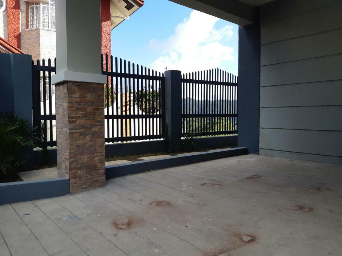 Holiday home Restful 3br Hillside Duplex House