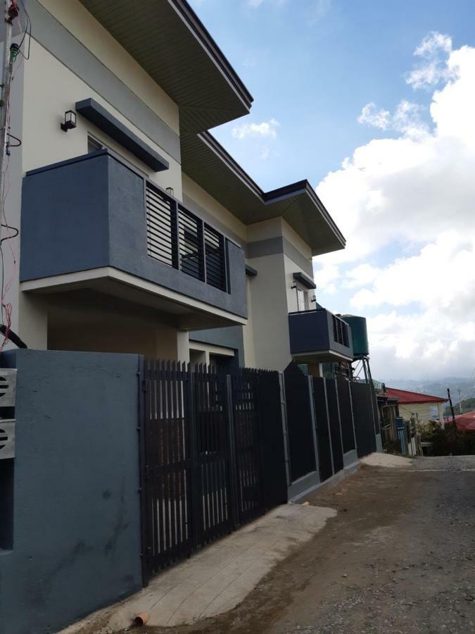 Restful 3br Hillside Duplex House Holiday home