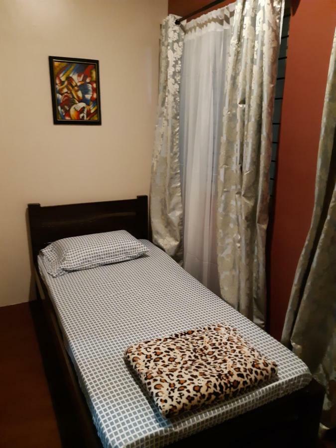 Holiday home Restful 3br Hillside Duplex House