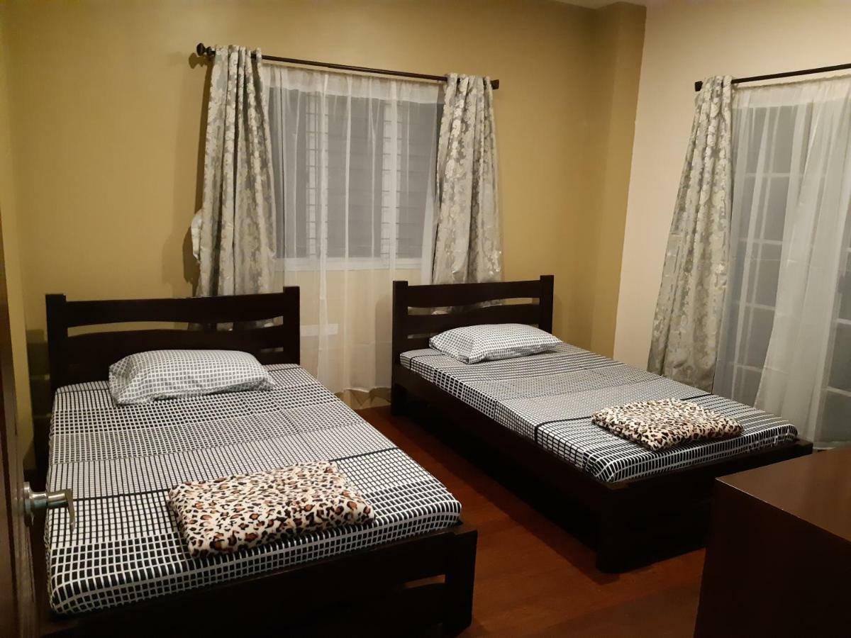 Restful 3br Hillside Duplex House Holiday home *