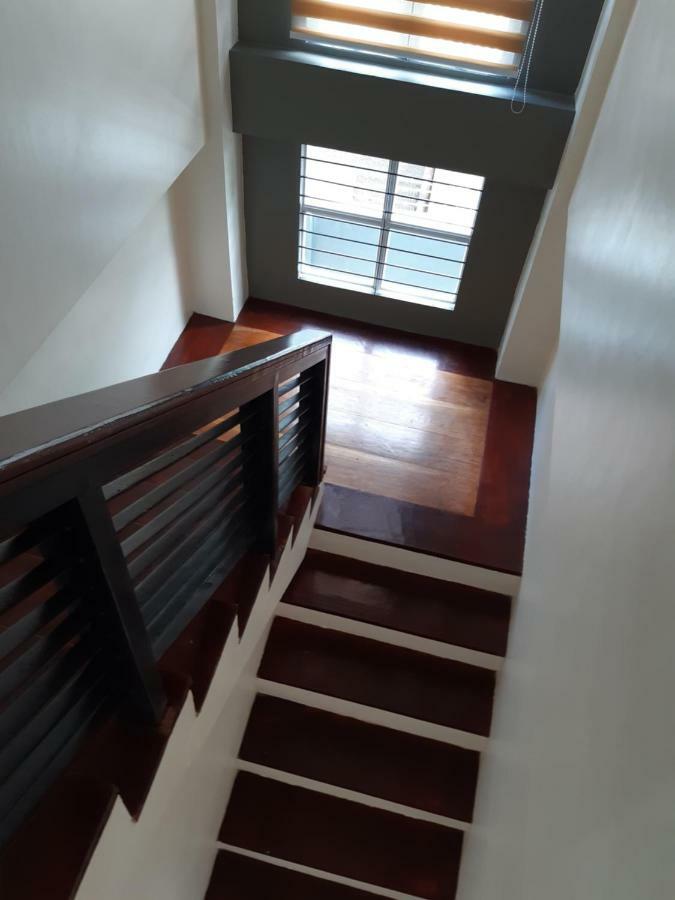 Restful 3br Hillside Duplex House