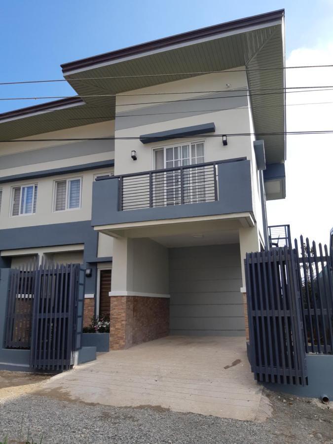 Restful 3br Hillside Duplex House Holiday home *